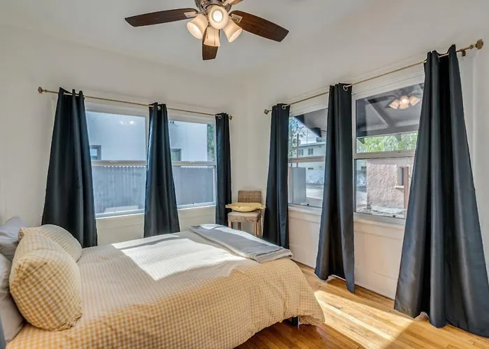 1926 Historic Stunner, Walk To U Of A, 2 Bedroom 1 Ba *