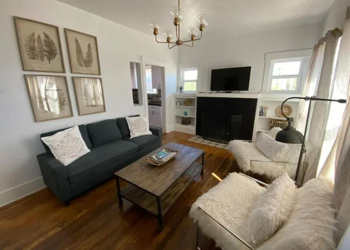 1926 Historic Stunner, Walk To U Of A, 2 Bedroom 1 Ba *
