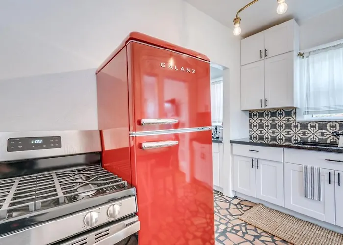 1926 Historic Stunner, Walk To U Of A, 2 Bedroom 1 Ba *
